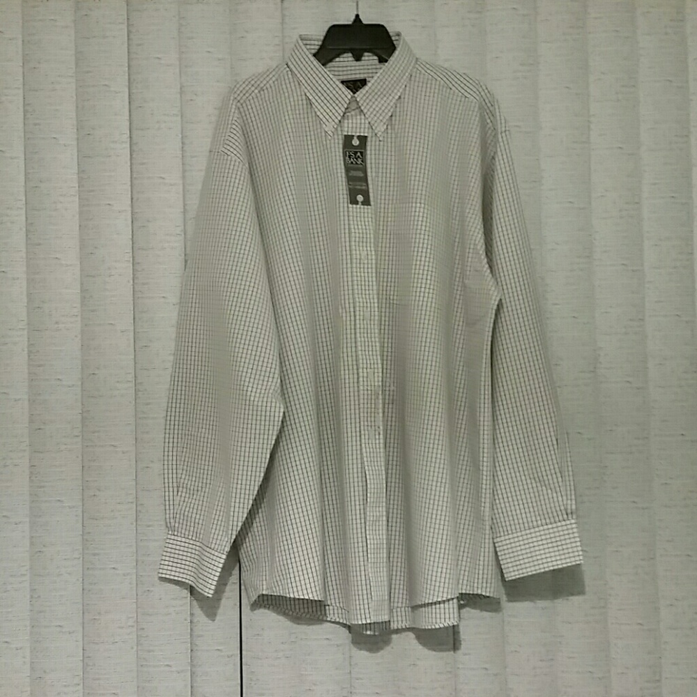 JOS. A BANKS TRAVELER'S COLLECTION SHIRT